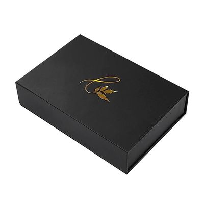 Custom Black Matte Stamped Gold Logo Magnetic Gift Jewelry Paper Box With Foam Insert (Kara Mat Altın Logosu Mıknatıs Hediye Mücevher Kağıt Kutusu Köpük Ekle)