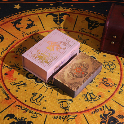 Özel Sert Karton Lüks Tarot Kartları Mıknatıs Kapama Dekoratif Kitap Şekli Kutular Sahte Kitap Favor Kutusu