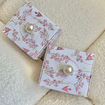 Lüks Özel Mücevher Kutusu ve Saat Kutusu  Kişiye Özel Mücevher Kutusu Yüzükler, Kolyeler ve Saatler için Zarif Ambalaj