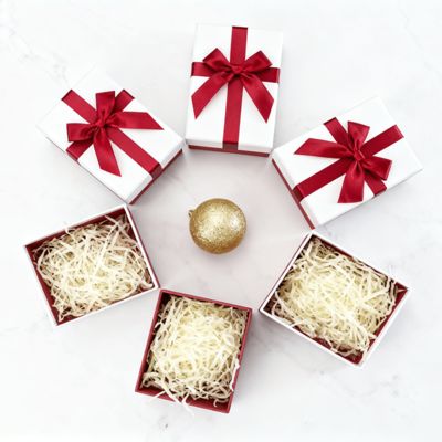 Fabrika Özel Lüks Hediye Sert Kutu Kapaklı, Mat Laminasyon, Kabartma ve Damgalama Özellikli, Hediye Ambalajı İçin Kaplamalı Karton