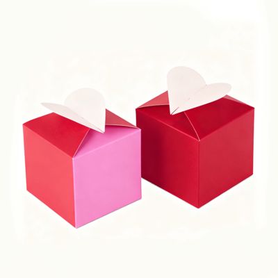 Büyüleyici Aşkı Ortaya Çıkarın Özel Kalp Şeklinde Kart Kutumuz Parlak Mat Laminasyon Sünger Astar Her Özel An Kulplu Mumlar