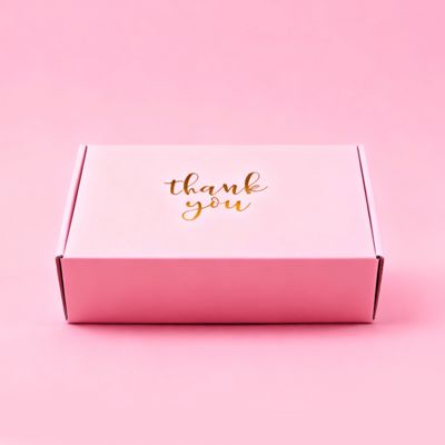 Oluklu Geri Dönüşümlü Biyolojik Olarak Bozunur Hediye Ambalajı Ayakkabı Giysi Sünger Astarlı Posta Gönderi Kutusu