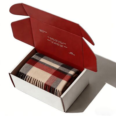 Logolu Giyim Eşyası Nakliyesi ve Paketlemesi için Özel Beyaz Karton Katlanabilir ve Geri Dönüşümlü Kutular